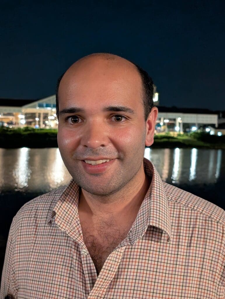 Portrait picture of Oliver Perera